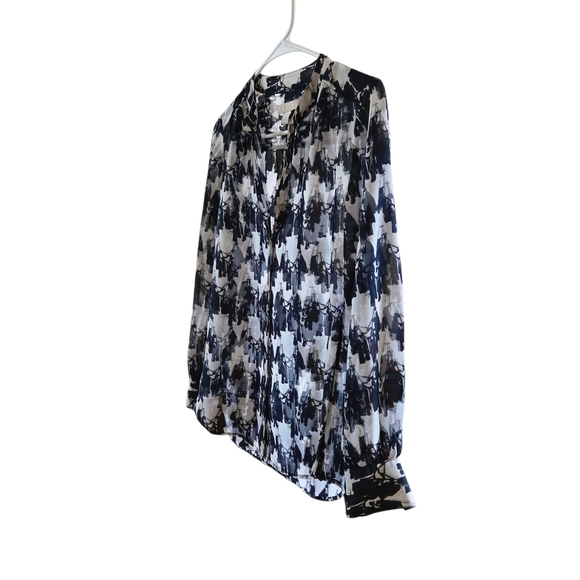 Banana Republic Black and White Patterned Blouse - Picture 5 of 7